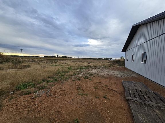 3rd image of 218098 HOLTMAN ROAD
