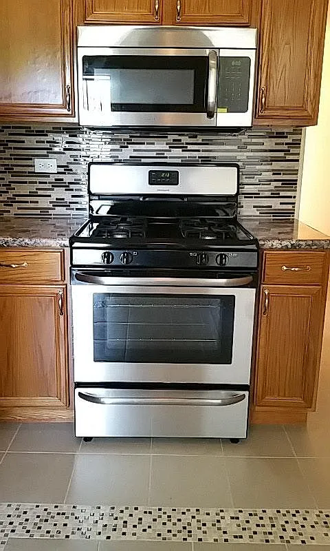 3 bed, $1,850 — Photo 2