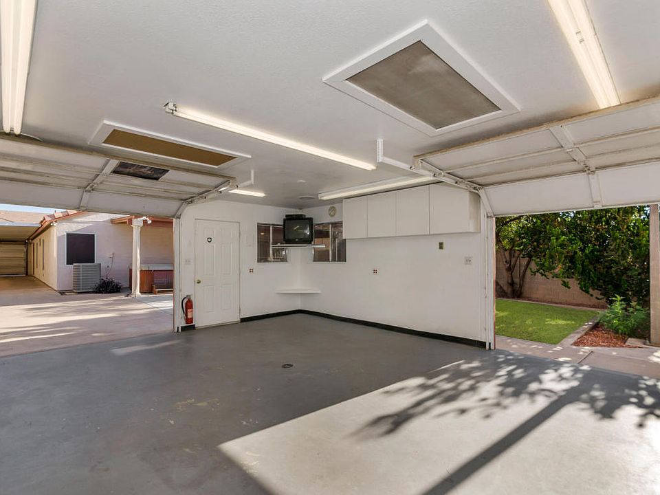 1st image of 3005 W Augusta Ave