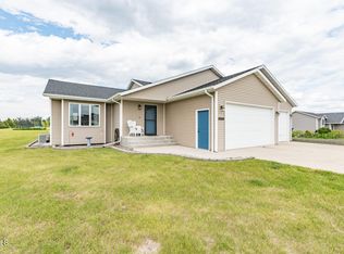 5918 Kayley Dr, Bismarck, ND 58504