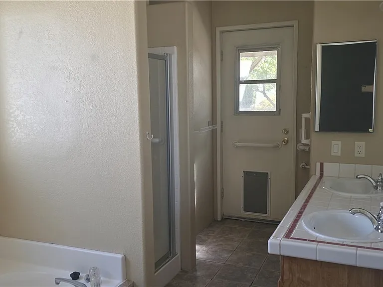 840 E Country Place Rd — Photo 17