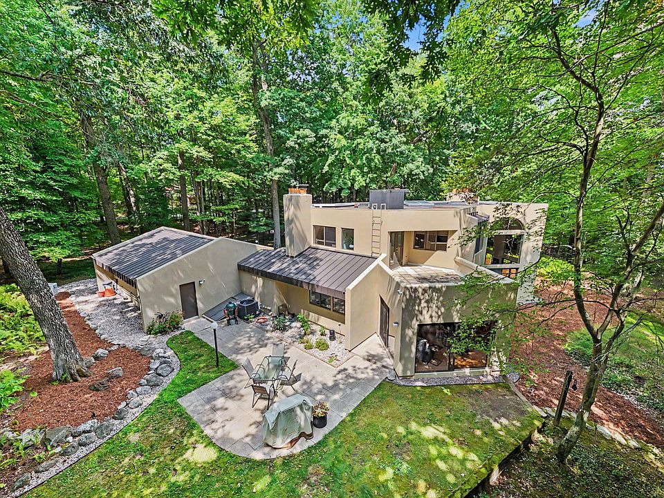1st image of 10109 Hathaway Dr
