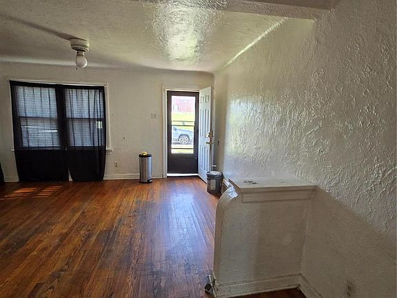 3rd image of 7047 Lena Ave