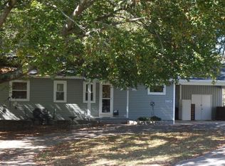 140 Outer Dr, Oak Ridge, TN 37830