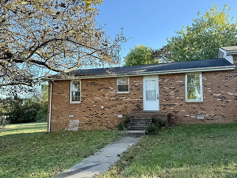 61 E Caldwell St #A — Photo 1