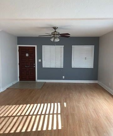 3rd image of 1527 Torrance Blvd