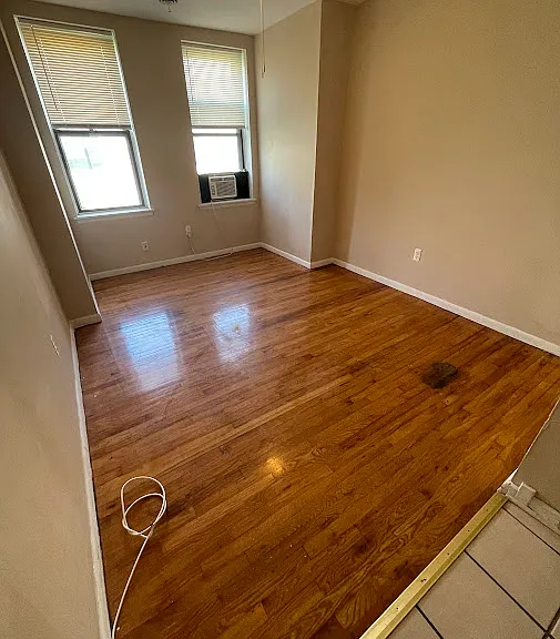 2148 Apt 2: Living Room