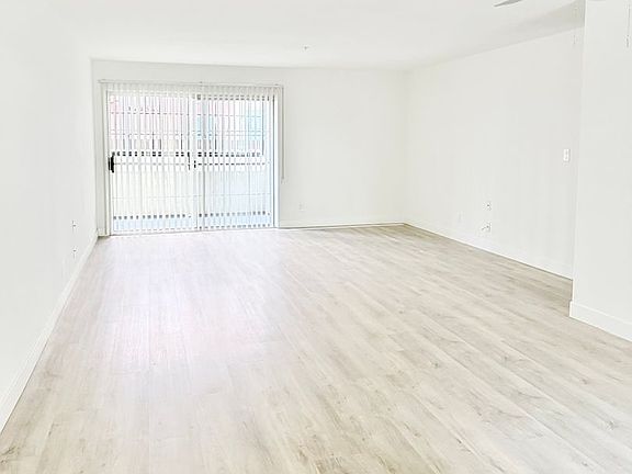 2nd image of 715 S Oxford Ave APT 108
