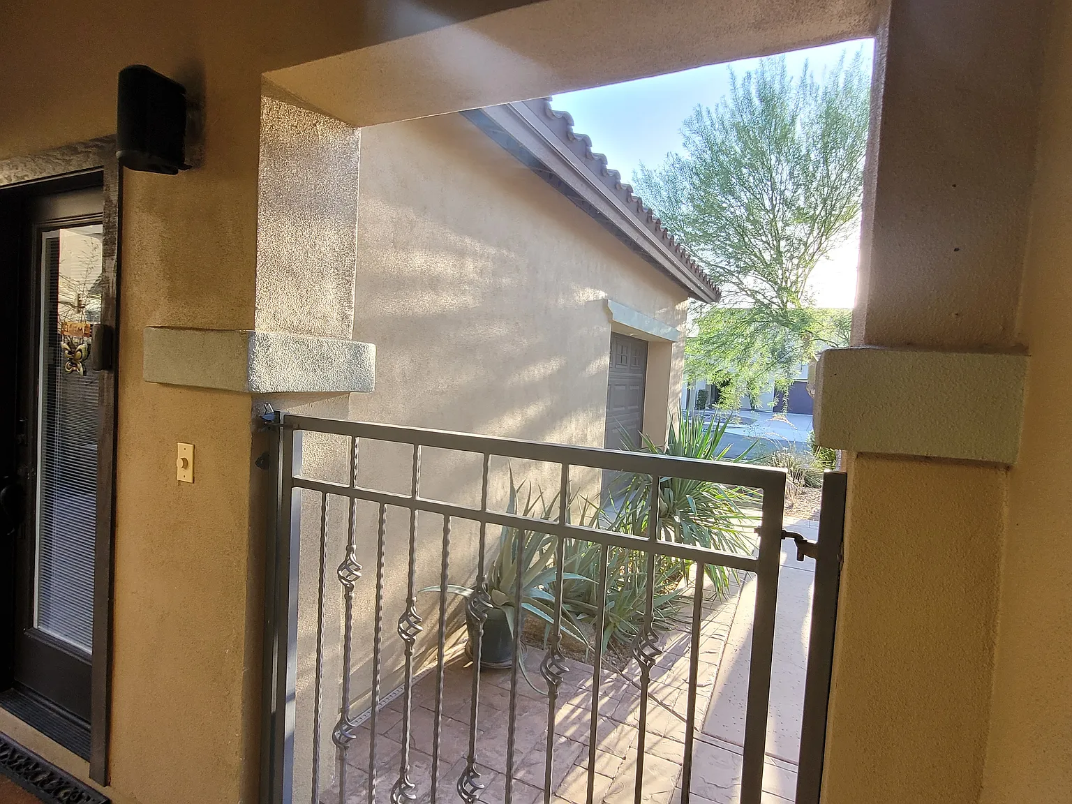 8445 S 21st Pl — Photo 2