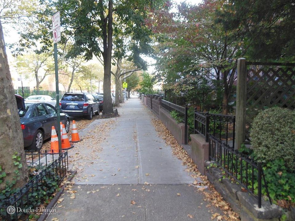 1st image of 118 1st Pl APT 3