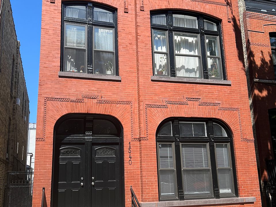 1st image of 1540 N Leavitt St APT 2F