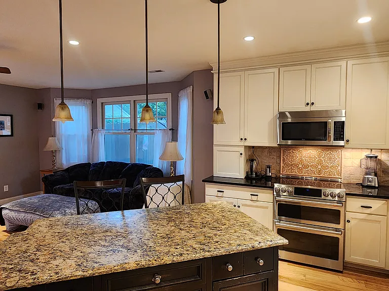 1137 Collingwood Dr — Photo 4