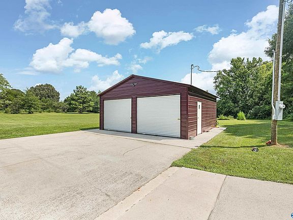 4th image of 714 Waddell Rd SW
