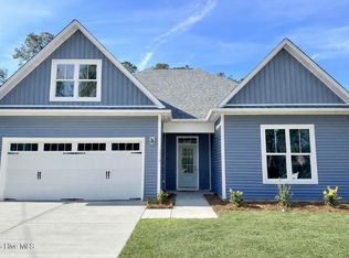 205 S Bandwheel Way, Hampstead, NC 28443