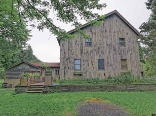 356 Robb Rd, Amsterdam, NY 12010