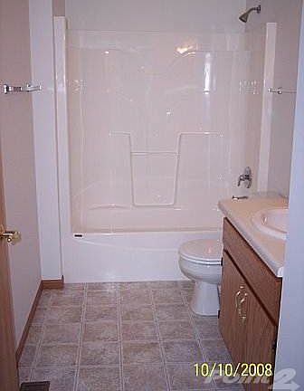 5th image of 632 Circle Dr APT A