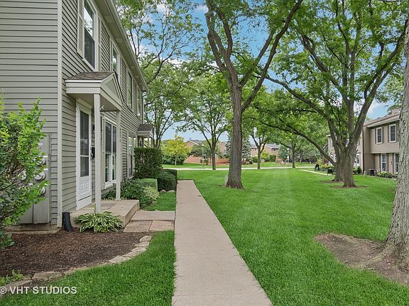 3rd image of 1657 Williamsburg Ct APT E