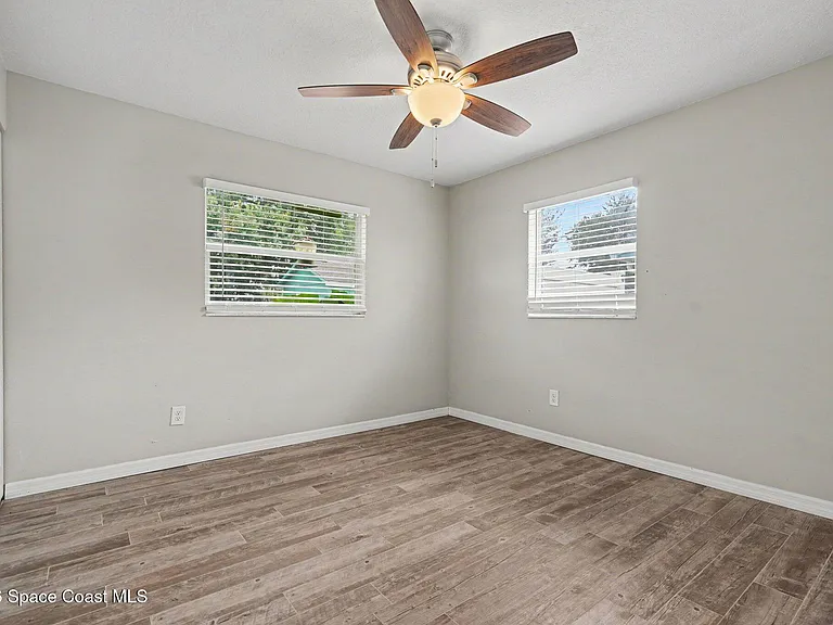 2222 Lucille Ln — Photo 11