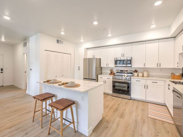 2555 N Rancho Dr #2086