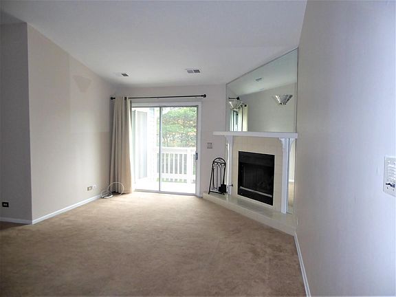 3rd image of 328 Charlotte Ct Unit 6