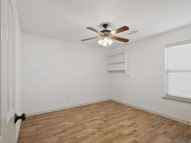 1118 Cedar Creek Rd — Photo 22