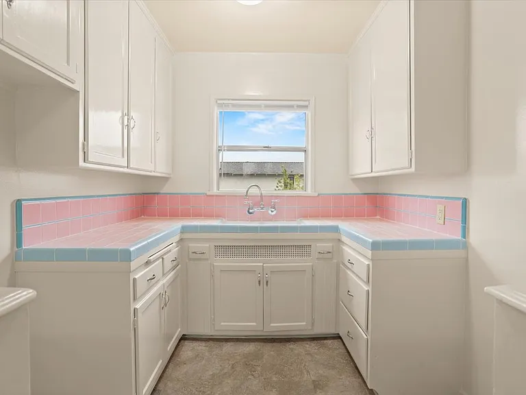 4075 Venice Blvd #10 — Photo 4