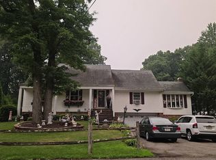 38 Macopin Ter, West Milford, NJ 07480