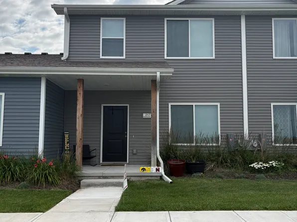 2177 Brandon Ln, Fremont, NE 68025
