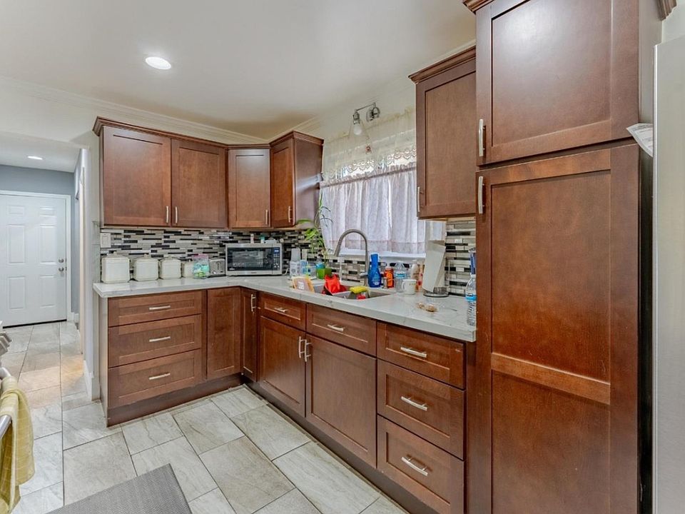 1st image of 4230 Bassett St #1