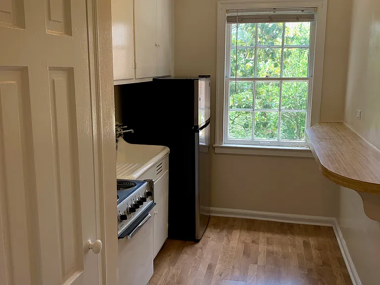 2827 Thornhill Rd — Photo 5