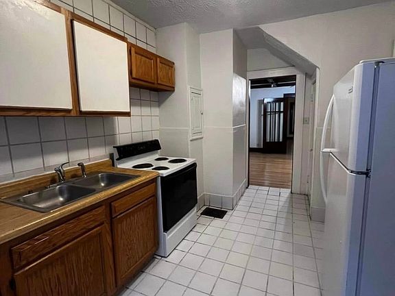 4th image of 3847 Carrollton Ave