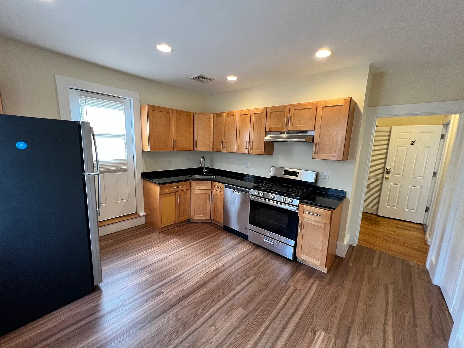 3 bed, 2.0 bath, $3,100 — Photo 2
