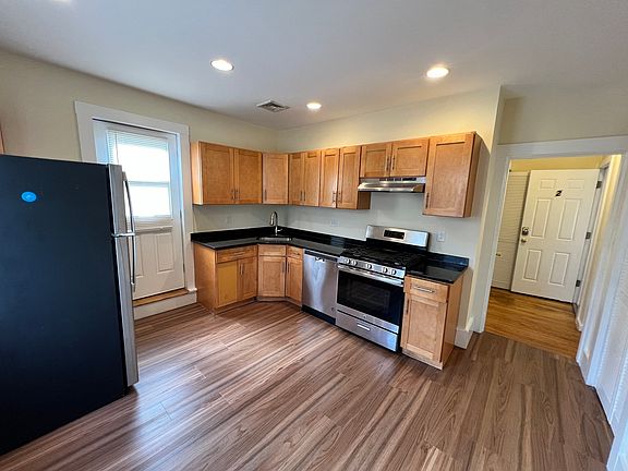 2nd image of 12 Centennial Pl #2