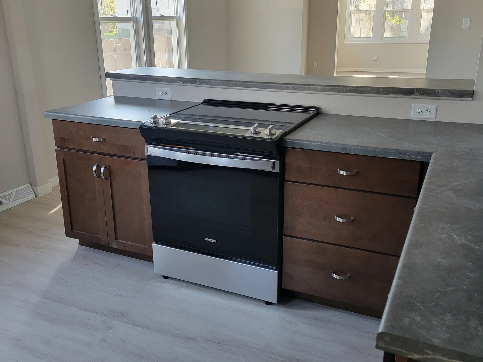 2 bed, 1028 sqft, $1,450 — Photo 3