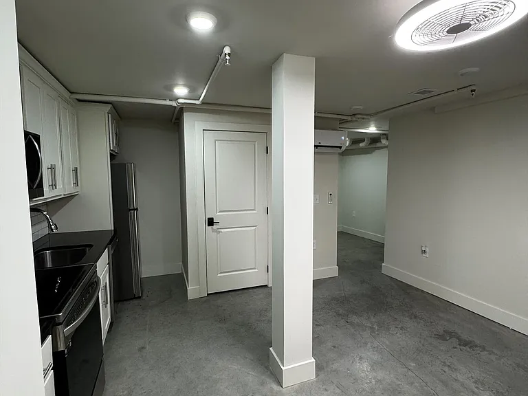1201 N Central St #2 — Photo 2