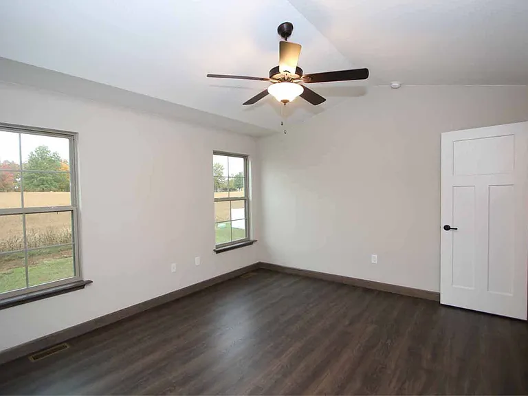 300 Olyvia Dr — Photo 13