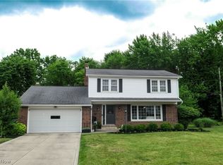3561 Lotus Ln, Seven Hills, OH 44131