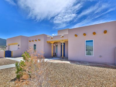 212 Las Olas Dr, Taos, NM, 87571