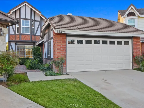 19974 Tracy Ct, Santa Clarita, CA 91351
