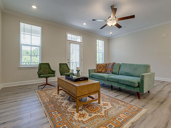 SPACIOUS LIVING AREA AND OPEN KITCHEN