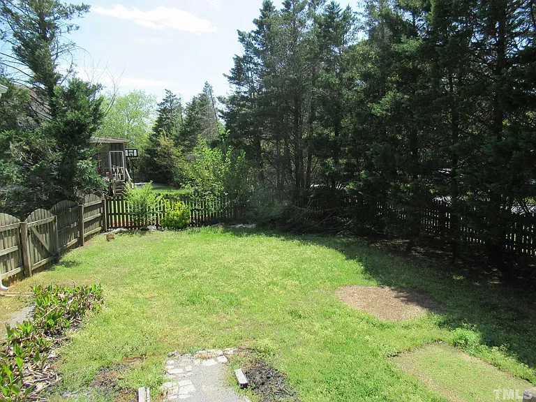 324 Springside Dr — Photo 5