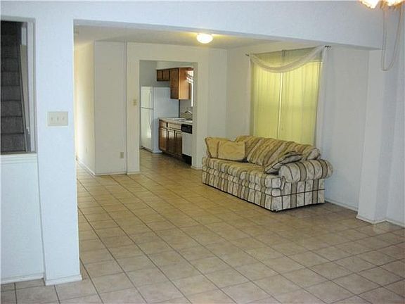 4th image of 13920 Maricella Ln