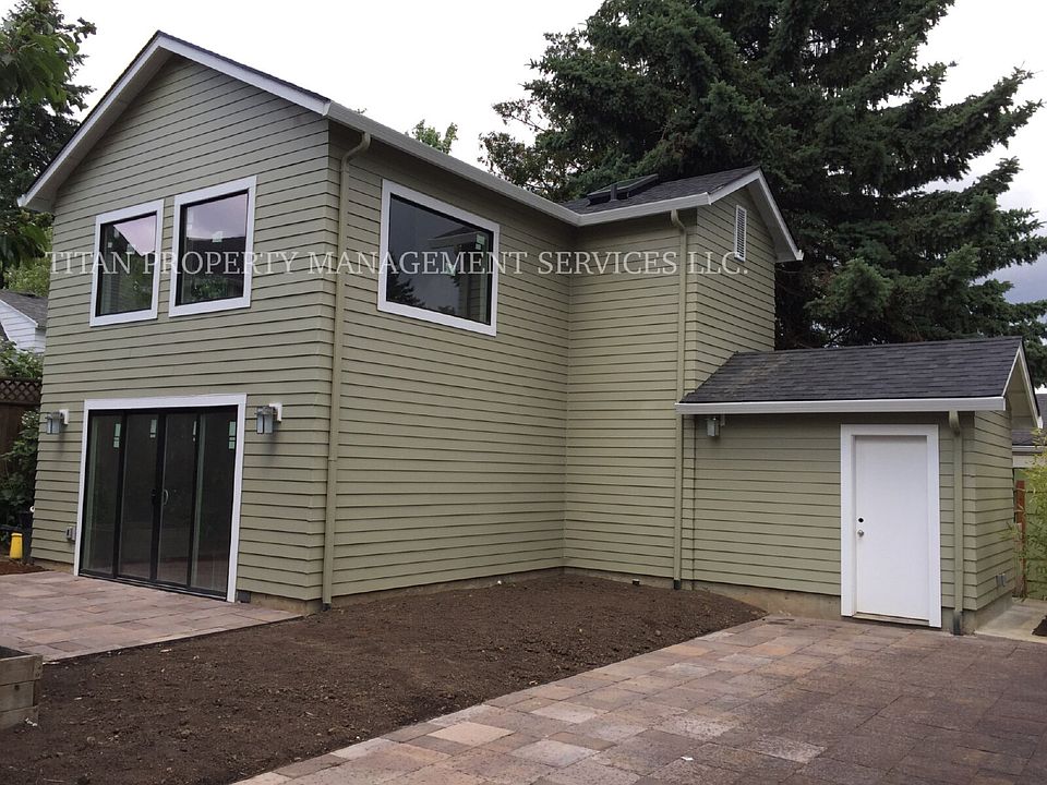 1st image of 4819 NE 35th Pl Unit B