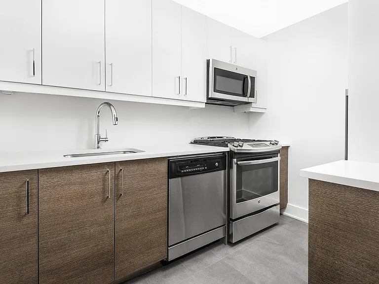 2940 Ocean Pkwy #16V — Photo 4