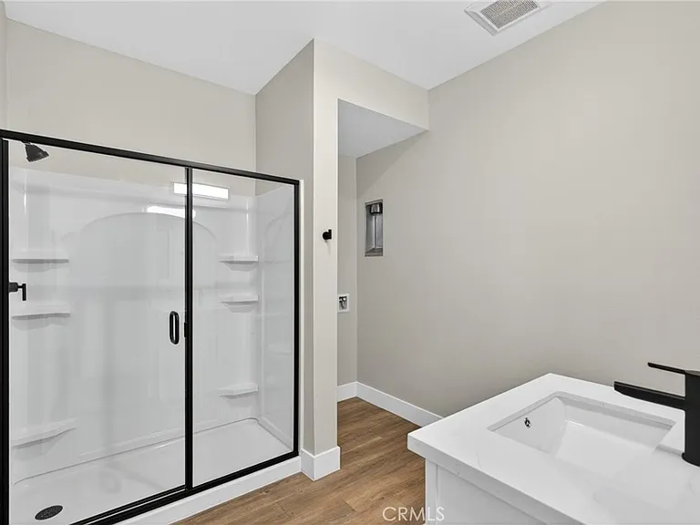 8414 Burnet Ave — Photo 10