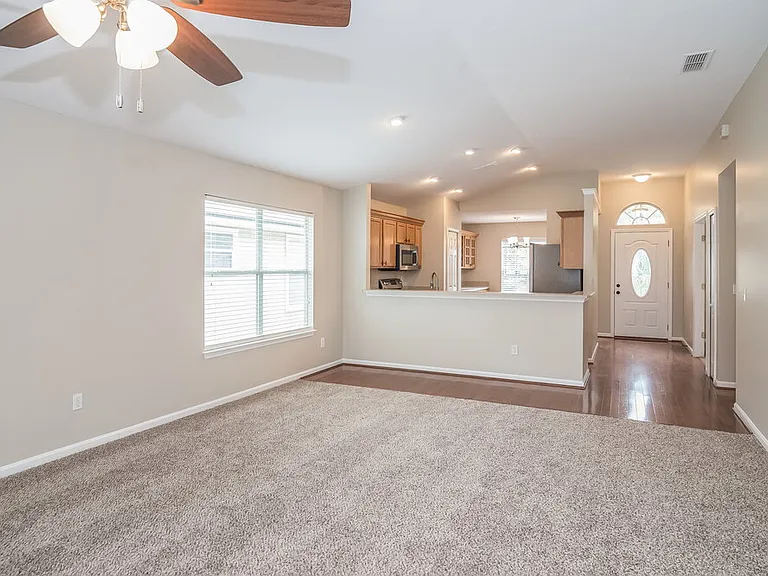 573 Redberry Ln — Photo 4