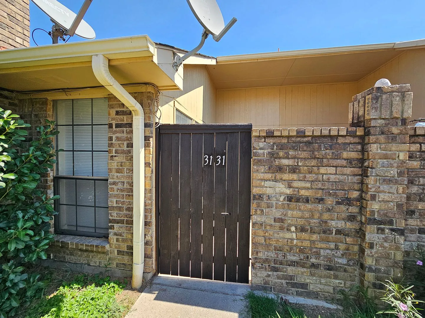 MTHLY - 3125 Tudor — Photo 3