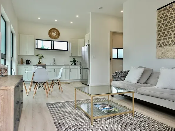 (undisclosed Address), Waialua, HI 96791