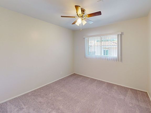 4th image of 2335-37 Montrose Ave #D