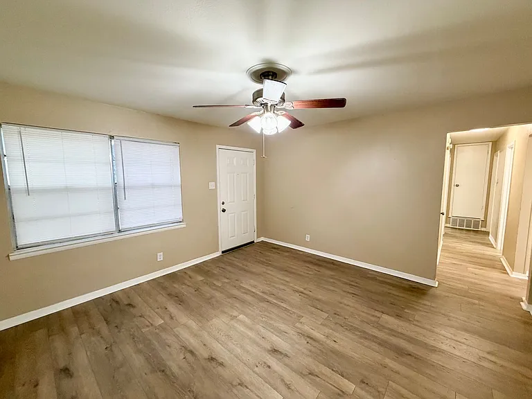 320 S Rita St — Photo 3